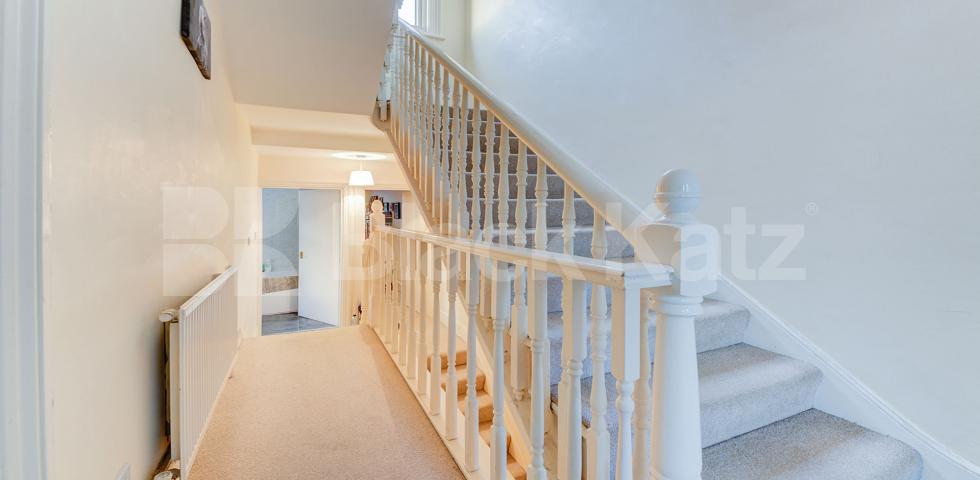 			3 Bedroom, 1 bath, 1 reception Apartment			 Weltje Road, , Hammersmith